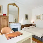 Séjour chez l'habitant Charming Bedroom