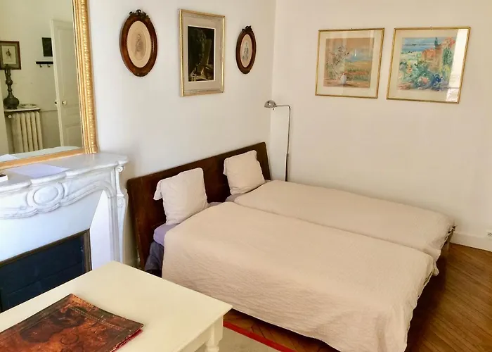 Charming Bedroom Quarto em Acomodações Particulares Paris